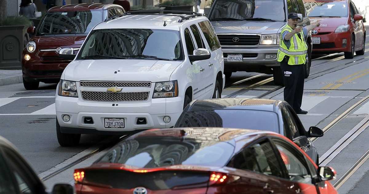 San Francisco has 45 traffic cops who issue an average of just 10 tickets a day in total - Vimarsana News