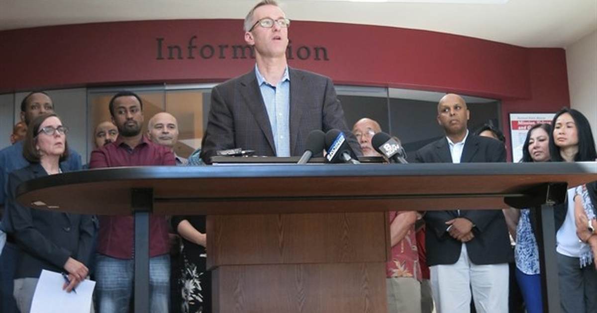 Portland Mayor finally notices people have been burning down his city - Vimarsana News