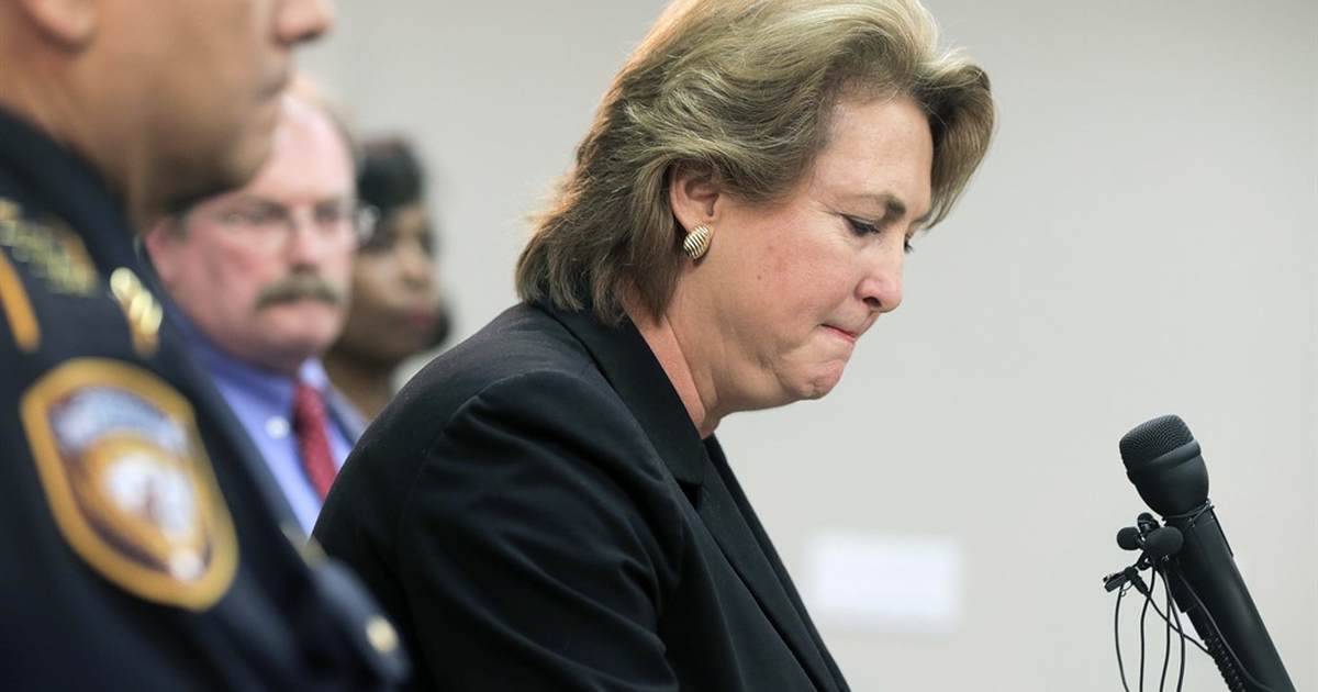 Democrat Prosecutor Trying to Indict Doctor for Giving China Virus Vaccine to Too Many Indians - Vimarsana News