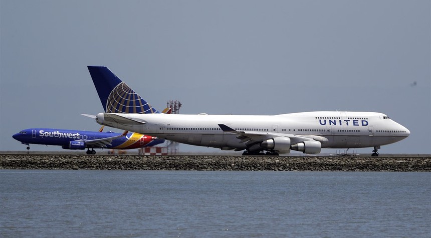 You Should Rethink Flying United Airlines