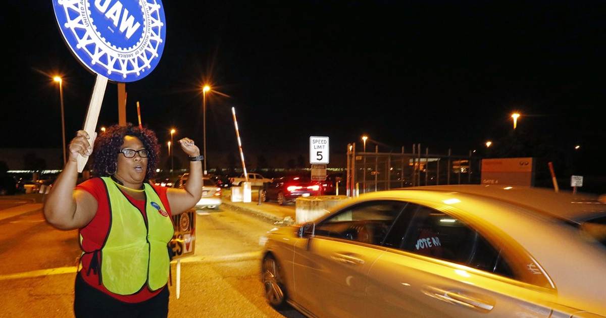 UAW wage demands just slipped from ZR1 to Dodge Demon - Vimarsana News