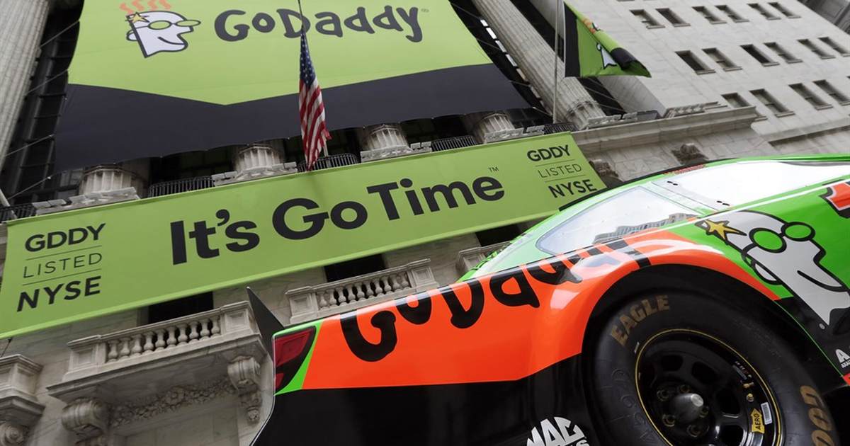 Amazon Partner GoDaddy Deplatforms the World's Largest Gun Forum Website - Vimarsana News
