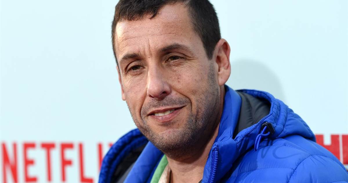 Adam Sandler Is About to Get an Award for Making People Laugh - Vimarsana News