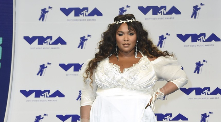 Grammy-Winning Singer Lizzo Goes on Diet; Promptly Thrown Under 'Body-Positivity' Bus for 'Succumbing to Fatphobia'