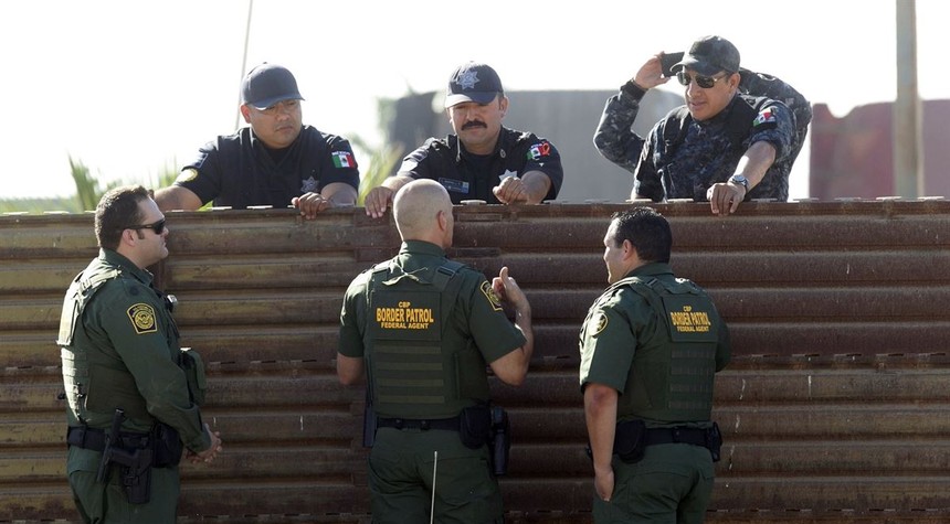 12,000 Border Patrol Agents Risk Losing Their Jobs Because They Aren't Vaccinated