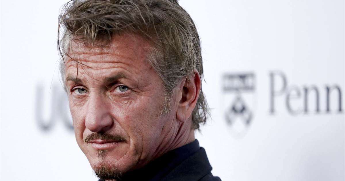 Sean Penn loans Ukrainian President Zelensky a lucky charm - Vimarsana News