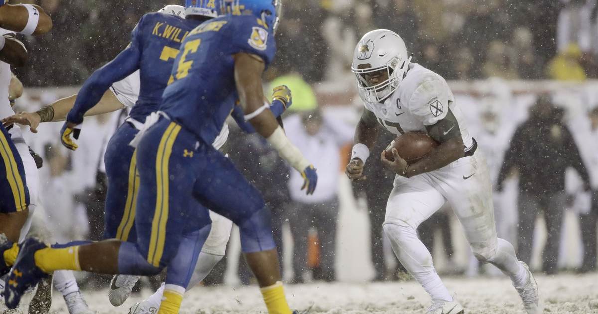Hotel Rooms Are Unavailable for Army-Navy Game Because They're Filled With Illegal Immigrants - Vimarsana News