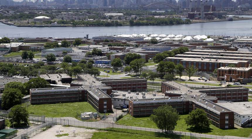 De Blasio Visits 'Humanitarian Disaster' Rikers Island for First Time in Four Years