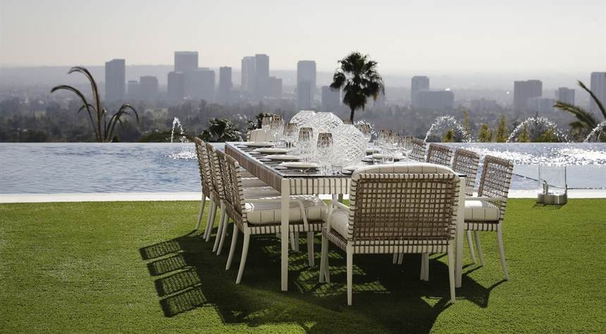 BREAKING: Judge Issues Tentative Stay to L.A. County Outdoor Dining Ban