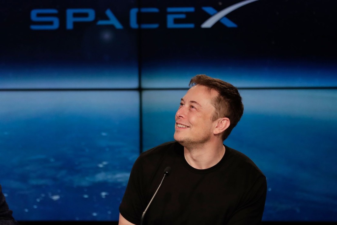 Elon taquine en achetant plus d’entreprises et en les améliorant