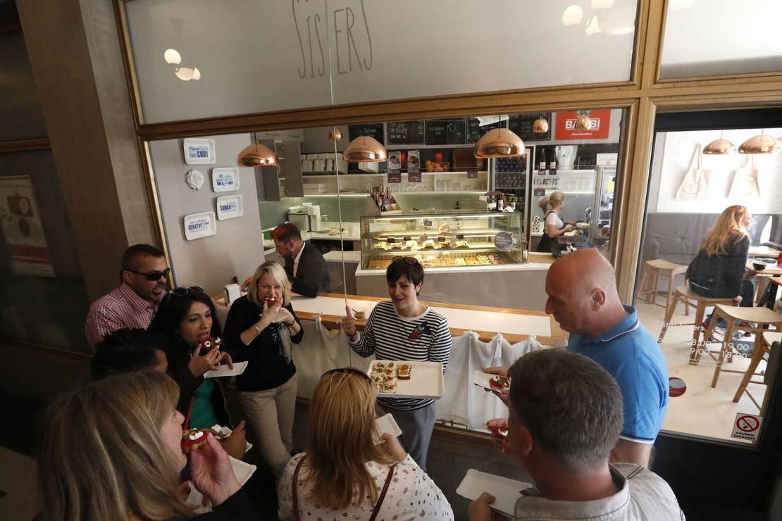 Restaurant Workers in Short Supply as Cities Reopen - Vimarsana News