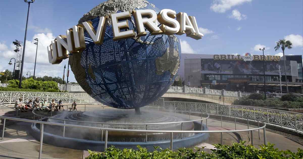 While Disney Treats Park Workers Like Garbage, Universal Is Rolling Out the Red Carpet for Theirs - Vimarsana News