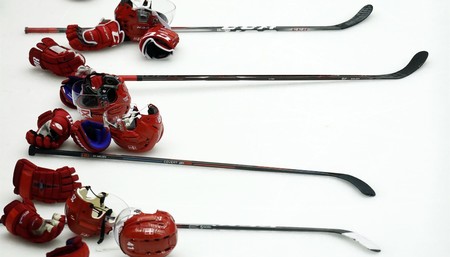 U.S. Hockey Team Sings National Anthem After Winning World Junior Championship