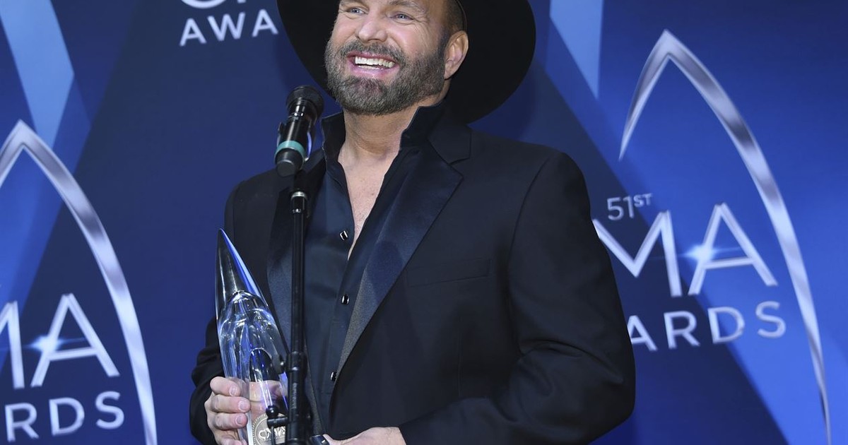 Weekend Parting Shot: Yes, Garth Brooks Is the A-Hole - Vimarsana News
