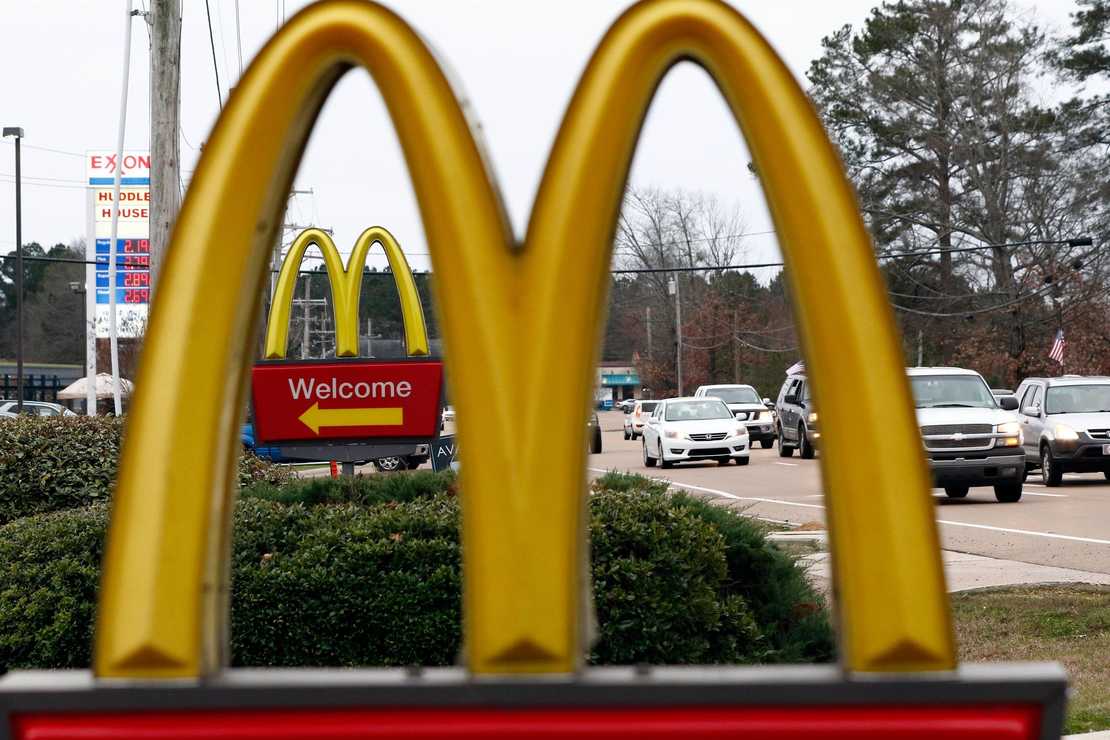 Hey, Democrats — McDonald's Pays People $50 Just to Show up for Job Interviews - Vimarsana News
