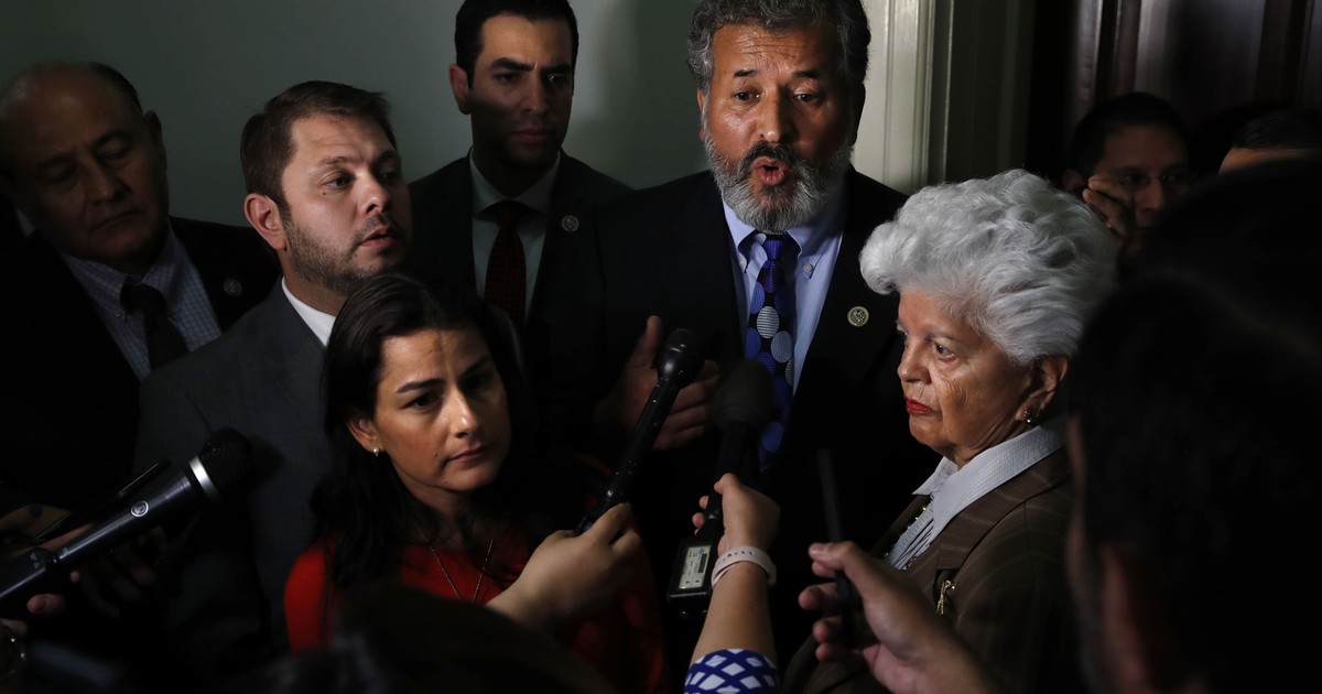 ¡Un Desastre! The Congressional Hispanic Caucus Purges Its Leaders, Now Has No Staffers - Vimarsana News
