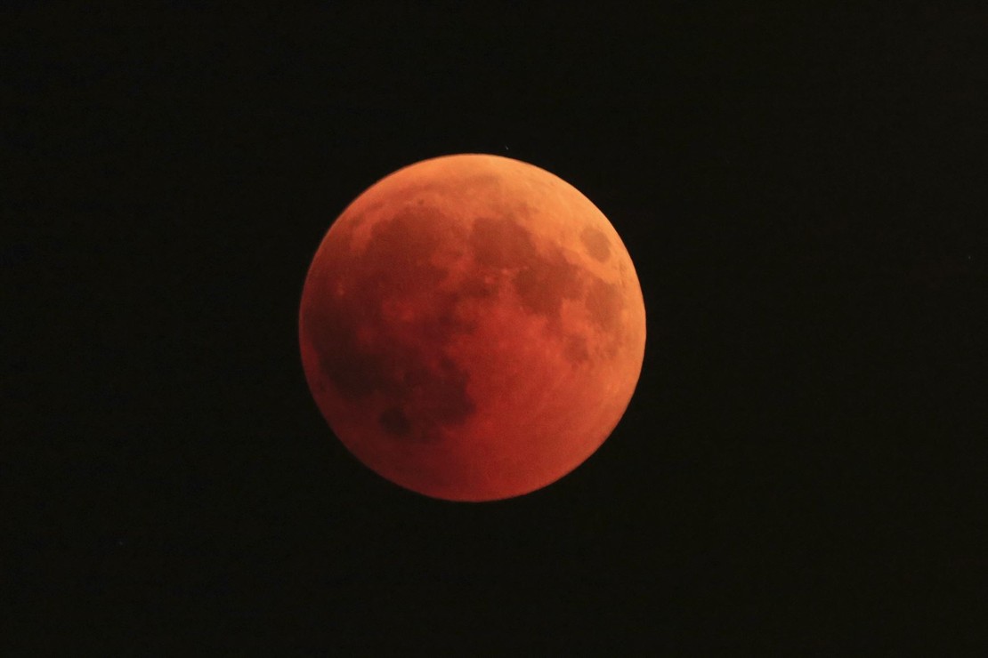 Guess What Will Happen in the Wee Hours of Election Day? The Moon Will Turn Red (Not a Joke)