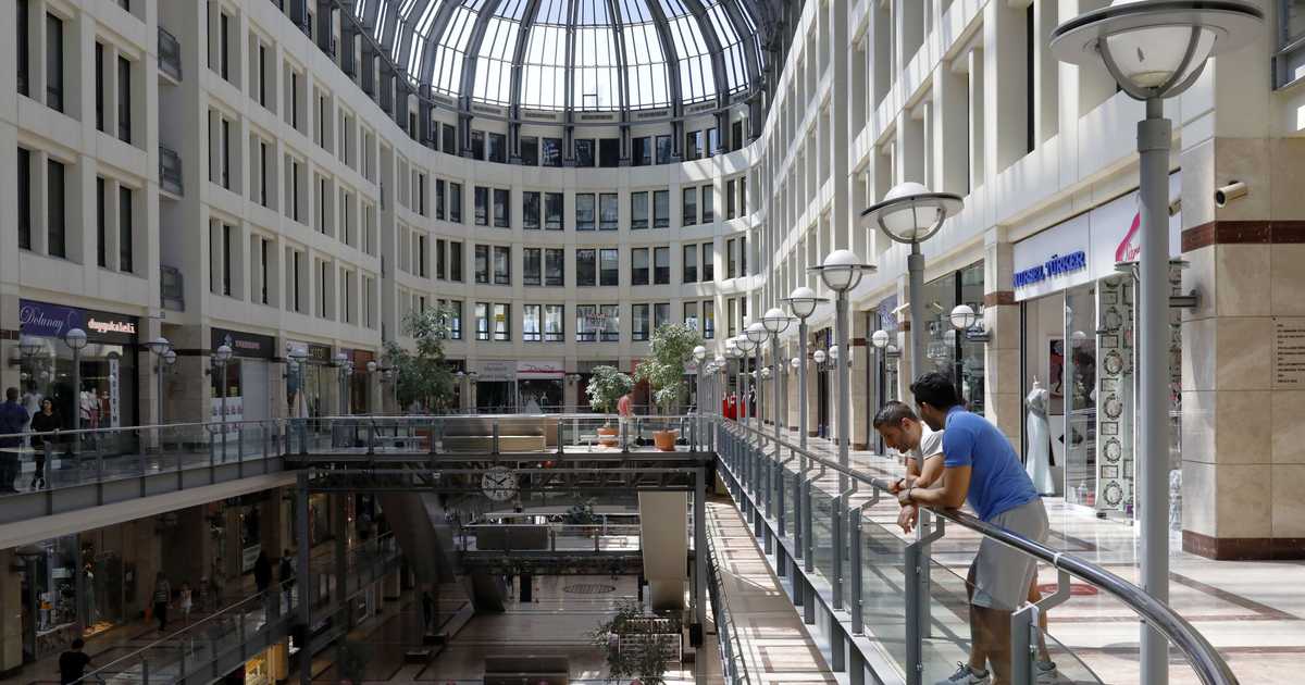 Teens must be accompanied by a chaperone on weekends at this N.J. mall 