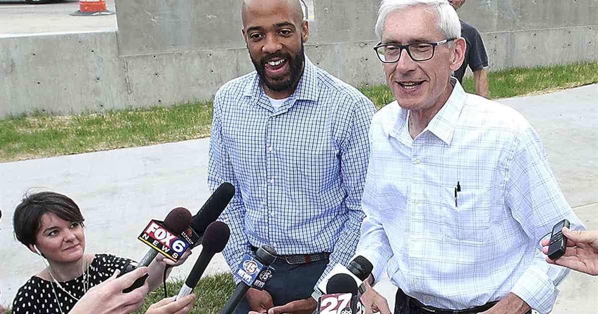 Twitter comes back to bite Mandela Barnes with an assist from new Ron Johnson ad - Vimarsana News