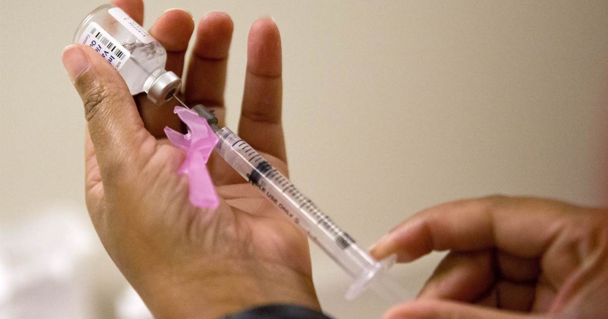 NYC teachers deny buying fake vax cards - Vimarsana News