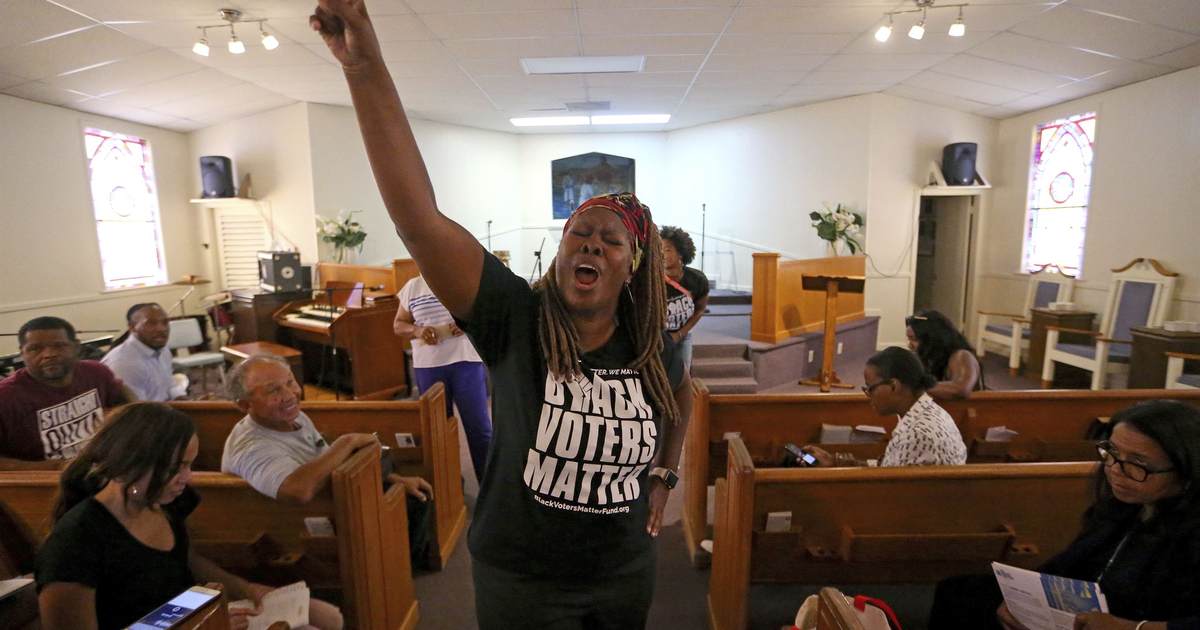 Black Voters Throwing Biden Under the Bus in Increasing Numbers - Vimarsana News