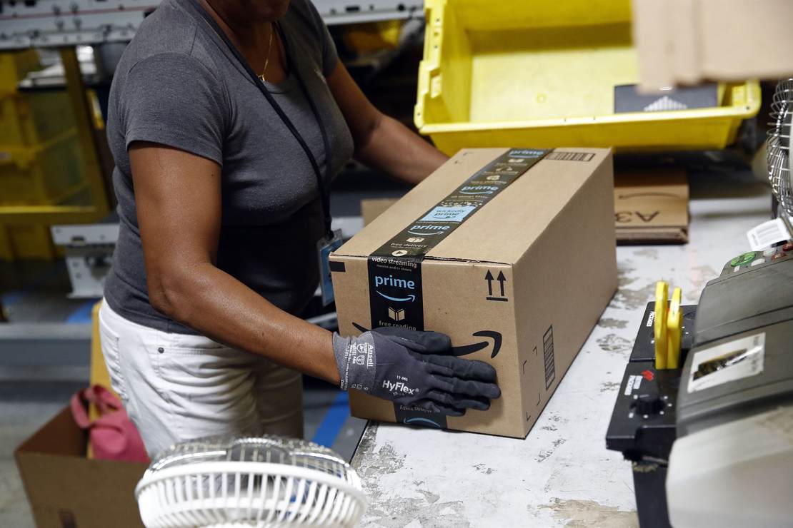 Music Hipsters Get Exactly What They Deserve With Amazon's New Vinyl 'Club' - Vimarsana News