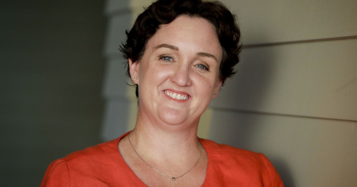 Katie Porter shoves Dianne Feinstein out as she announced her run for U.S. Senate, Feinstein responds - Vimarsana News