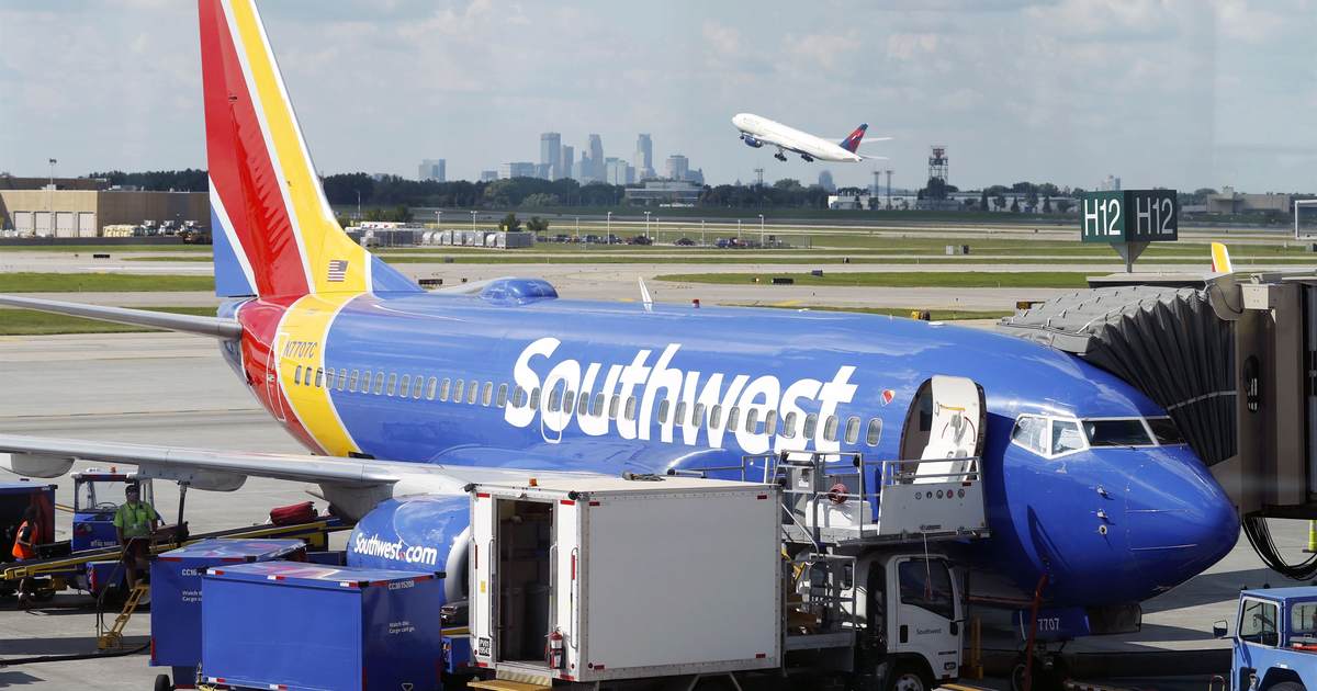 American Airlines and Southwest Defy Anti-Mandate Texas Order but Legal Actions Underway - Vimarsana News