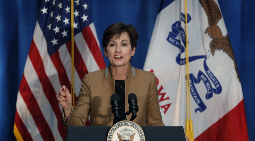 Iowa Governor Signs Constitutional Carry Bill