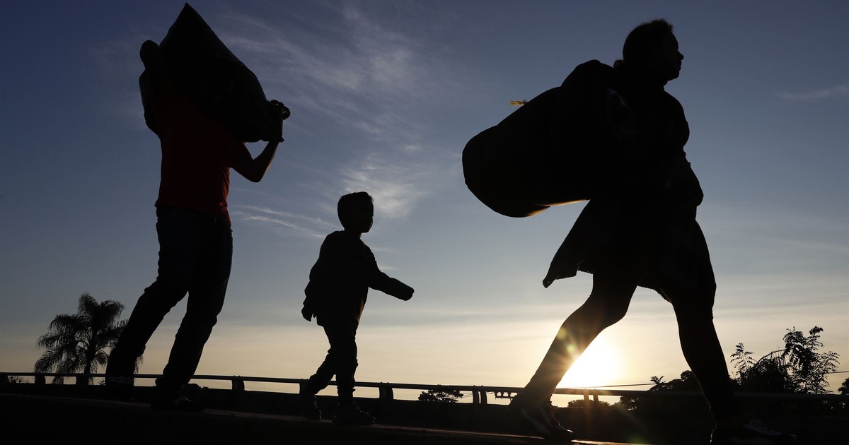 Biden Isn't Helping Migrants, DeSantis' Immigration Parole Legal Stunt, and a Crisis of Rhetoric - Vimarsana News