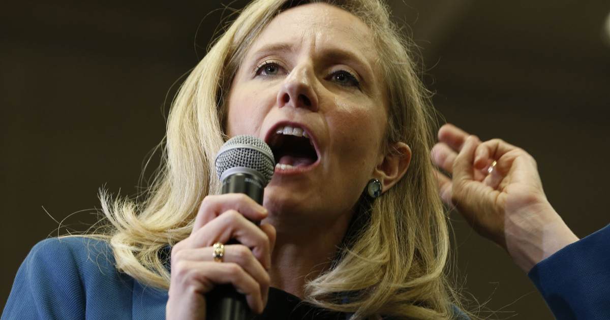 Virginia Gubernatorial Candidate Pans Book, Abortion Bans... Just Don't Ask Her About Guns - Vimarsana News