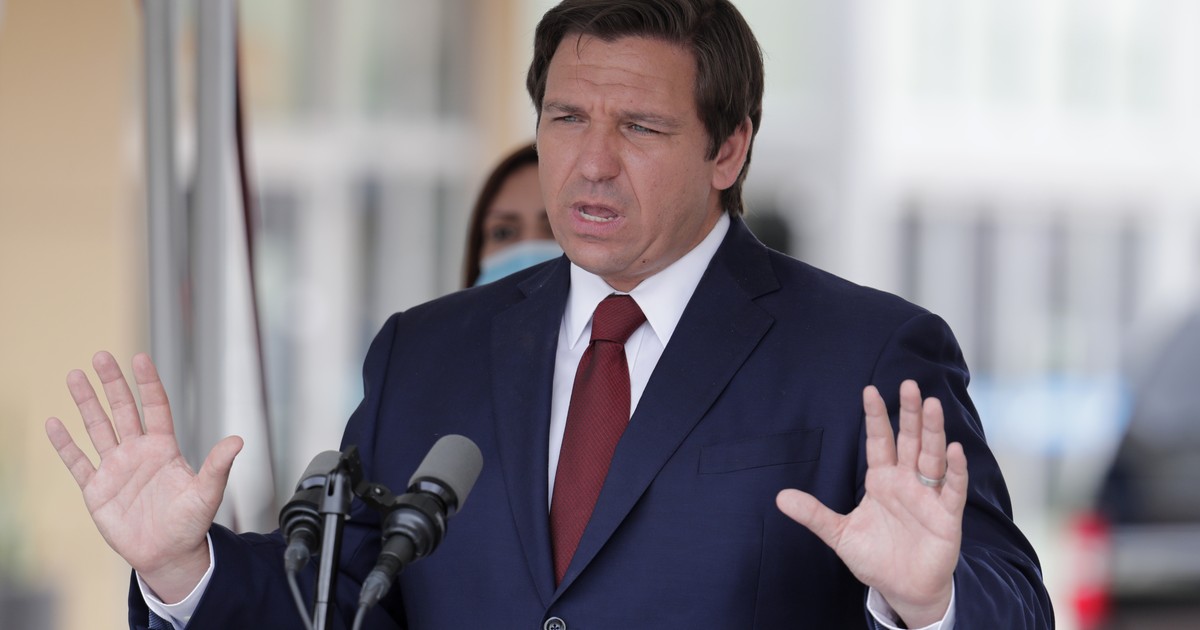 CNN Goes Full Karen on Ron DeSantis Drinking Beer With Bike Week Crowd, Leaves Most Important Part Out - Vimarsana News