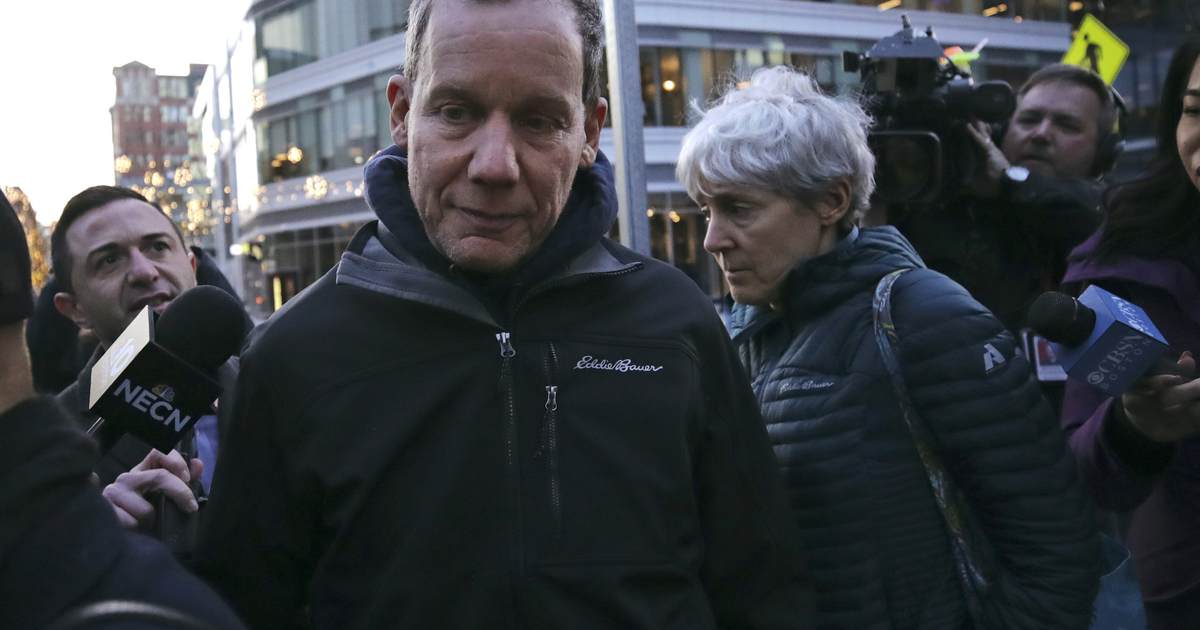 Harvard Nanotech Researcher Who Brought Home 'Bags of Cash' From China Convicted of Six Felonies - Vimarsana News