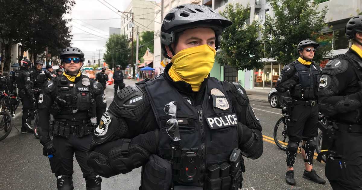 'Activists' Crash Press Conference After Seattle Police Shoot Man Who Rammed Fed Building - Vimarsana News