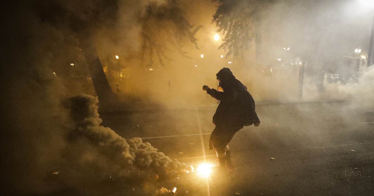 Antifa Comes Back for More, Sets Fire to Portland Federal Courthouse - Vimarsana News