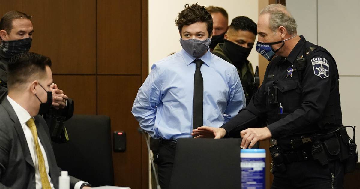 Prosecution Loses an Early Round as the Kyle Rittenhouse Trial Begins - Vimarsana News