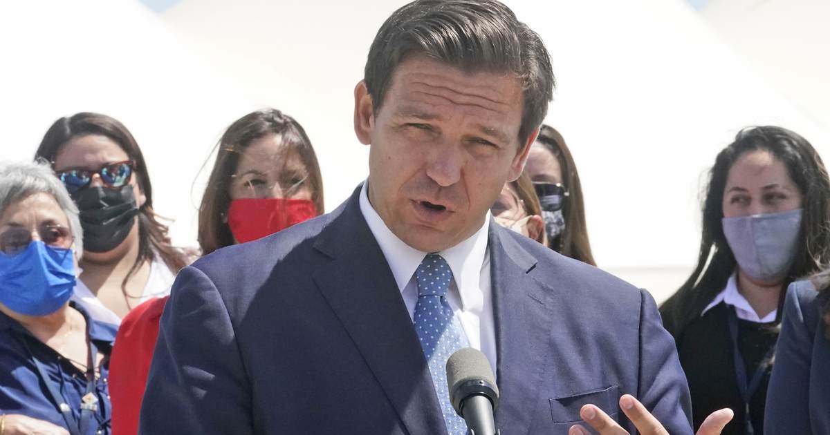 Ron DeSantis Gets Last Laugh on AOC, 'Where is Ron' Conspiracy Theorists During Lively Presser - Vimarsana News