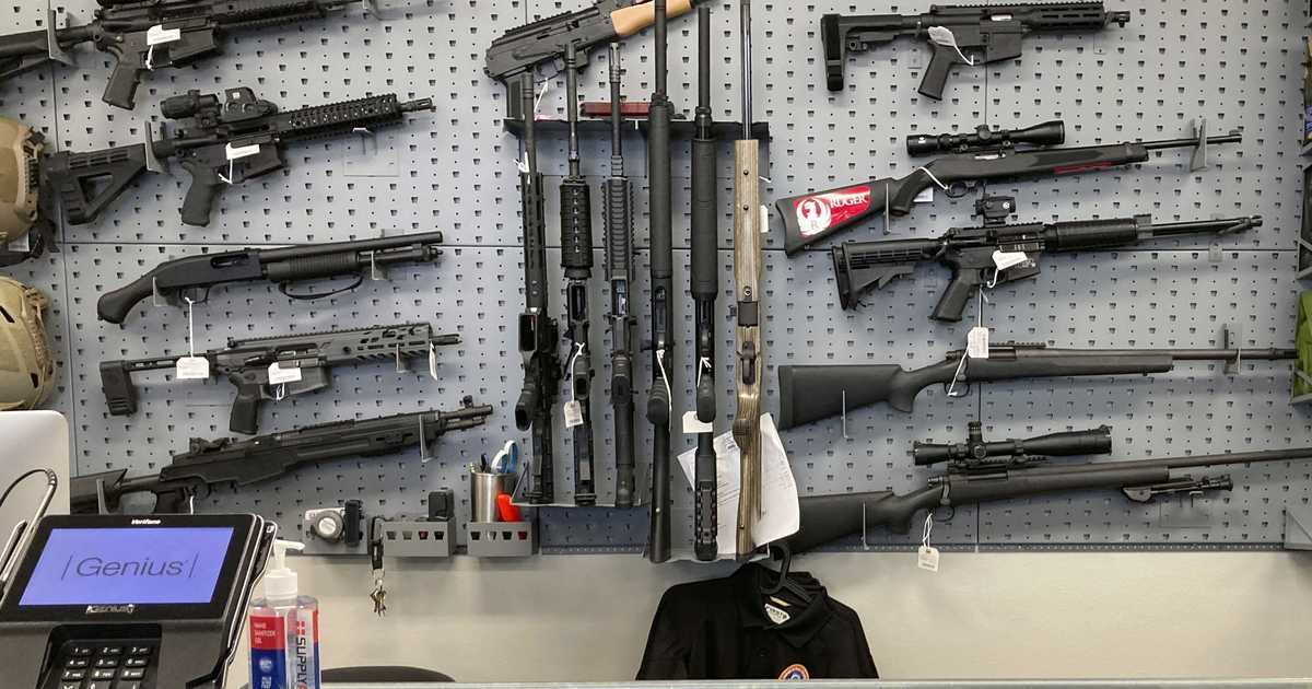 Illinois gun and magazine ban back in effect, at least for now - Vimarsana News