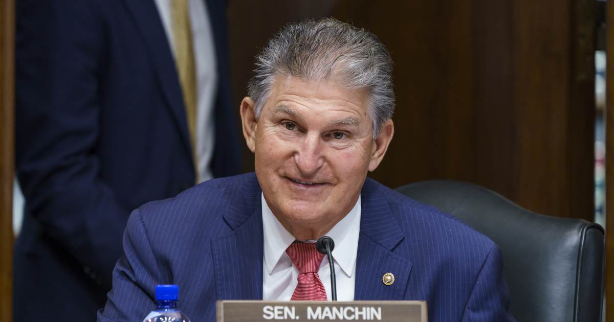After Bette Midler Puts Down West Virginia for Manchin Vote, the Governor Gives His Dog's Opinion - Vimarsana News