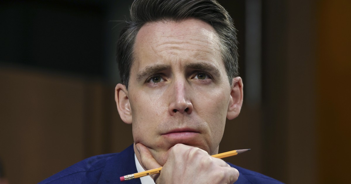Hawley to Biden: Drop NATO membership effort on Ukraine -- to keep focus on China - Vimarsana News