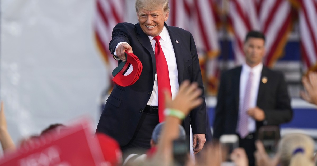 Trump Skewers Biden at Massive Rally in Alabama (With a Little Help from Patton) - Vimarsana News