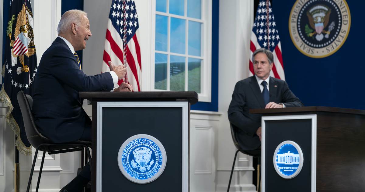 Biden Gets Mocked for Use of Stage Set but It Raises Bigger Questions - Vimarsana News