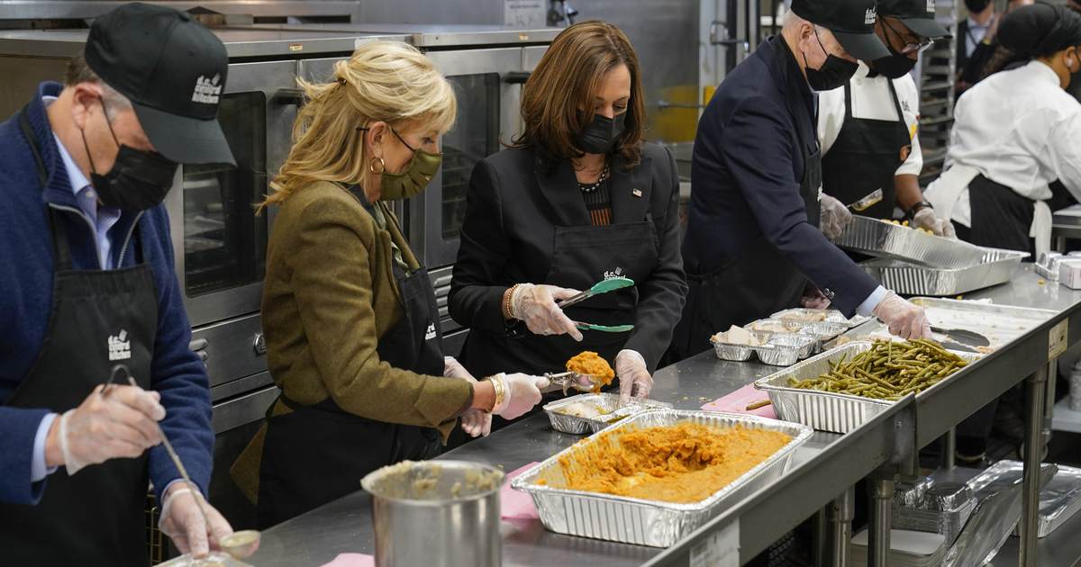 High Drama at D.C. Soup Kitchen as Joe Biden Appears to Snub Kamala - Vimarsana News