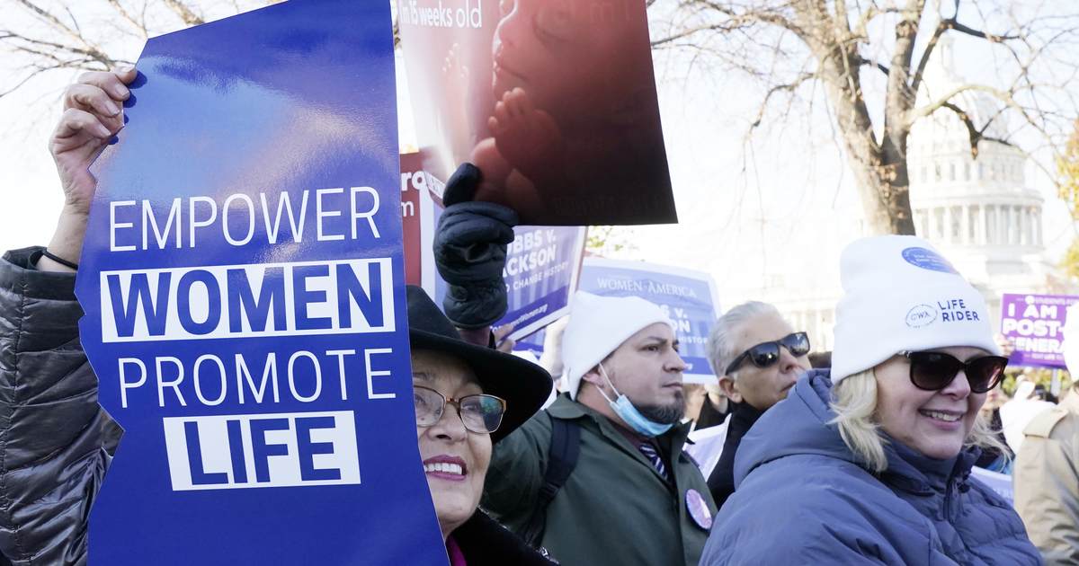 Happy Mother's Day! More Voters Approve Than Disapprove of Overturning Roe - Vimarsana News