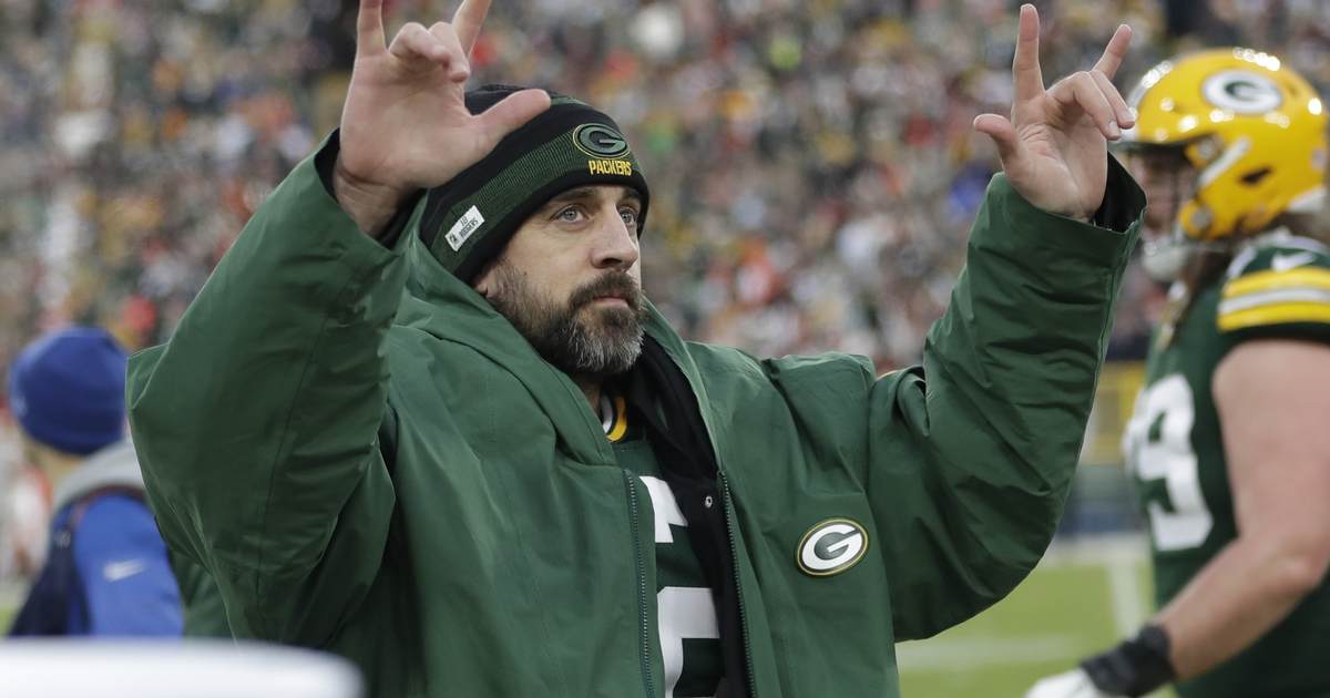 Aaron Rodgers Goes There on Joe Biden in Shocking Interview - Vimarsana News