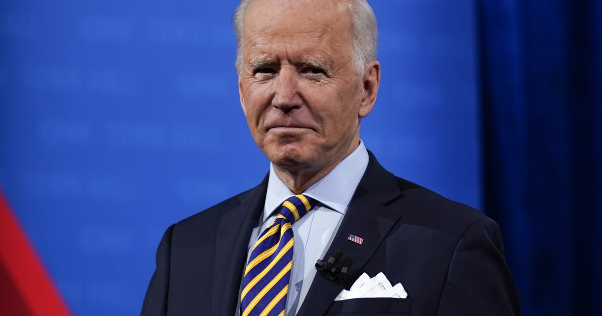 Biden Team Told CDC to 'Hold off' on Announcing New Guidelines - Vimarsana News