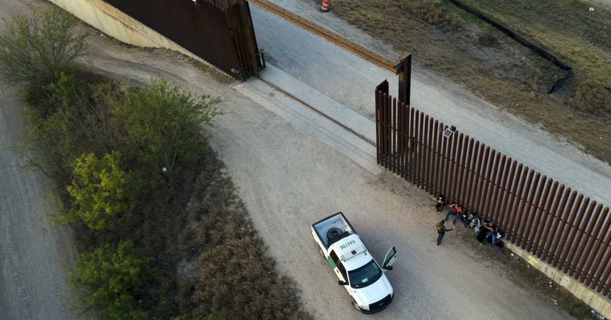 About that southern border wall in Texas... Is it just a campaign issue? - Vimarsana News
