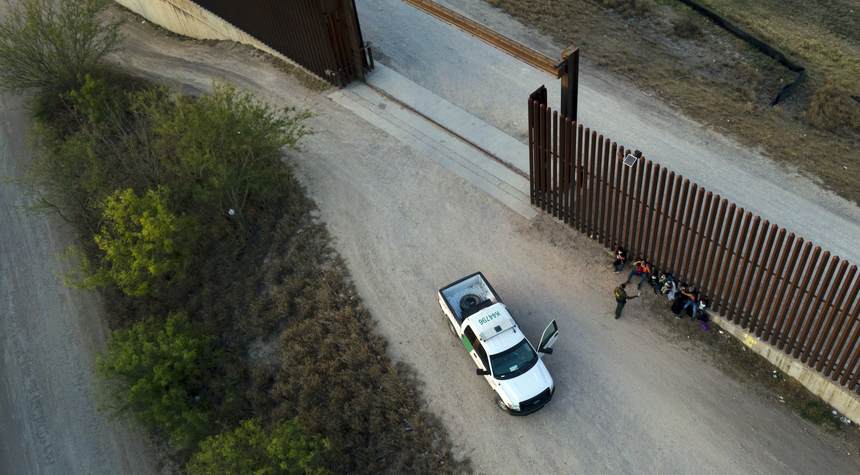 Bipartisan lawmakers to Biden: Don't reopen the border to non-essential traffic without a plan in place