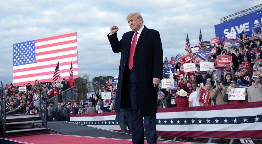 Trump Lambasts Biden at Ohio Rally With Comments Sure to Be 'Fact-Checked'