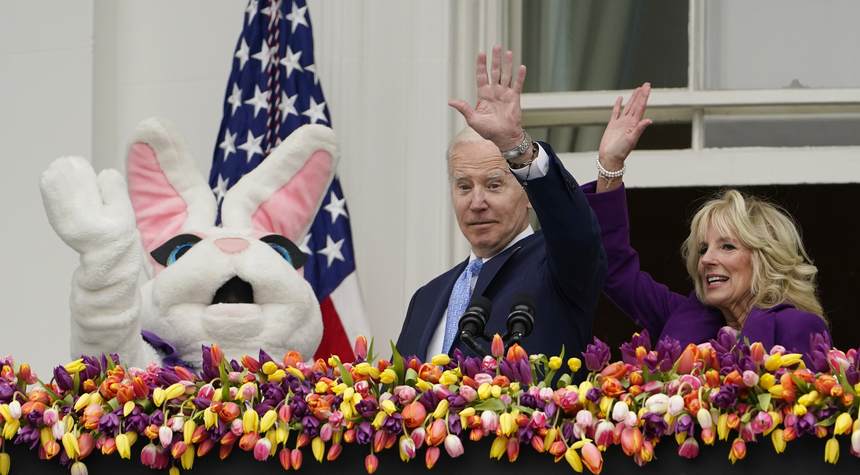 Things Get Really Awkward Between Joe and Jill During White House Easter Egg Roll